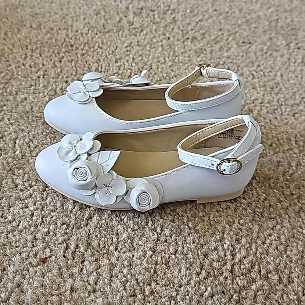 Janie and Jack White Flower Flats Size 8